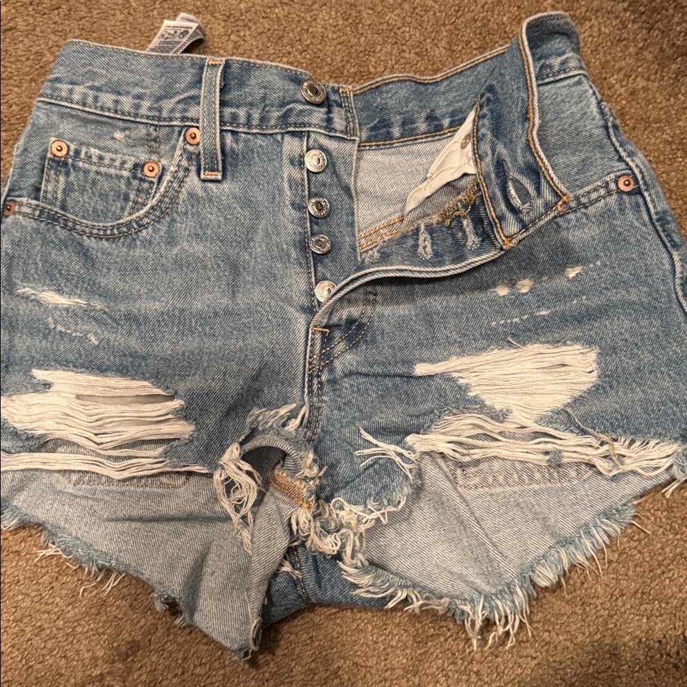Distressed Denim Shorts Levi 501 size 25
